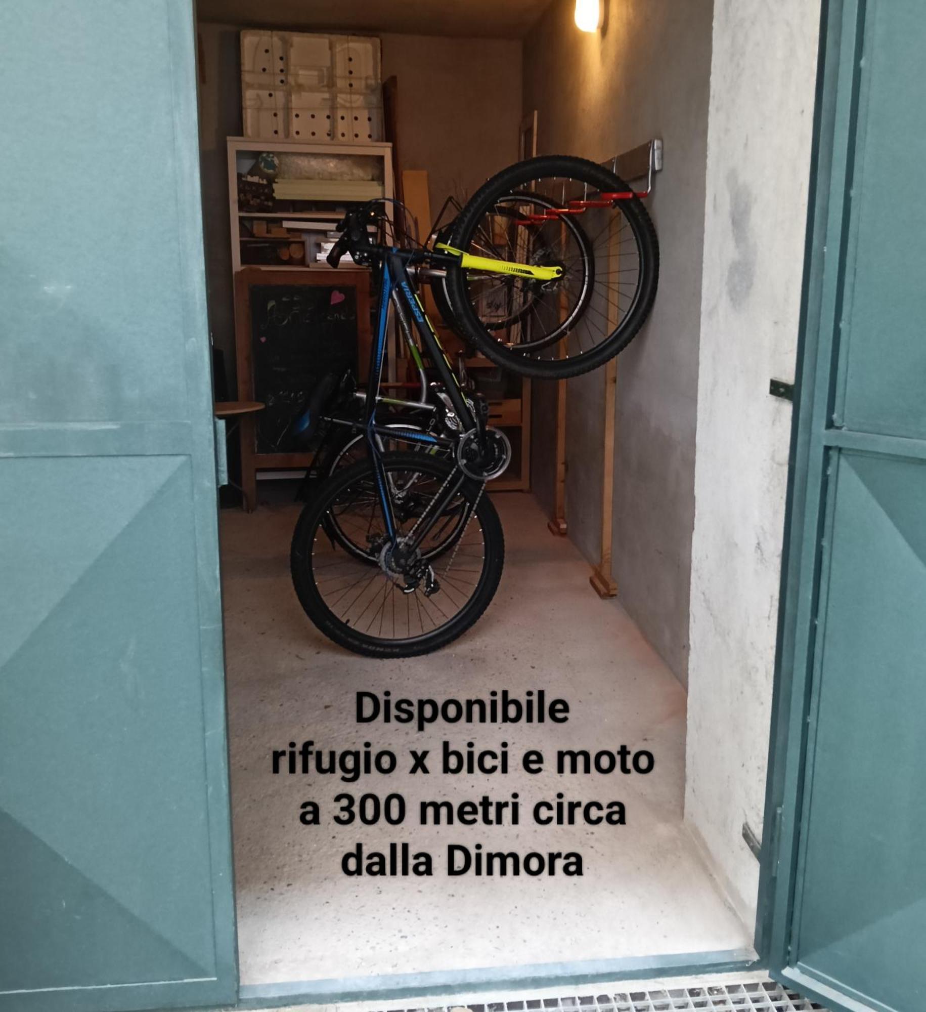 شقة La Dimora Del Borgo بينيرولو المظهر الخارجي الصورة